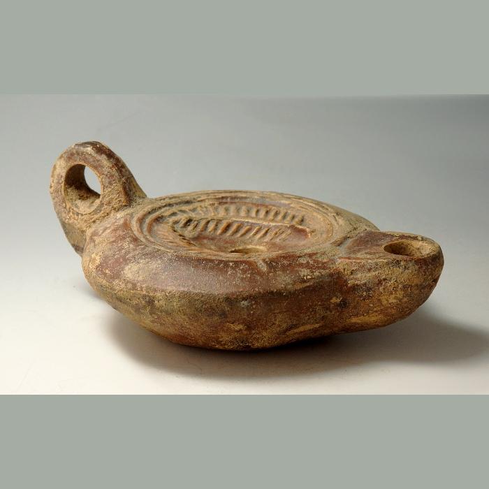 Roman Terracotta Oil Lamp Of Two Palm Leaves & Maker'S Mark To Base