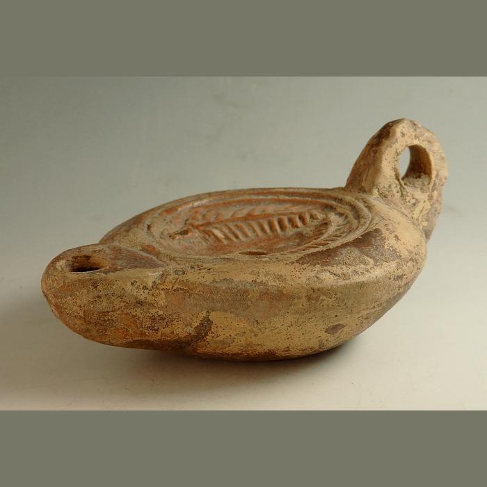 Roman Terracotta Oil Lamp Of Two Palm Leaves & Maker'S Mark To Base