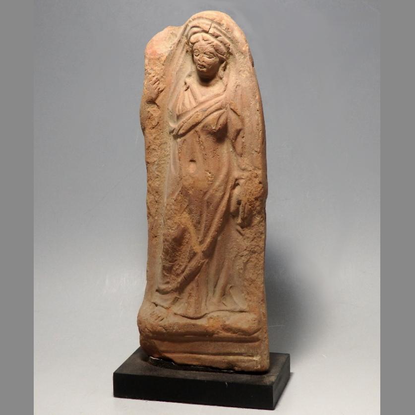 Romano-Egyptian Terracotta Statuette of Female Figure - Image 2