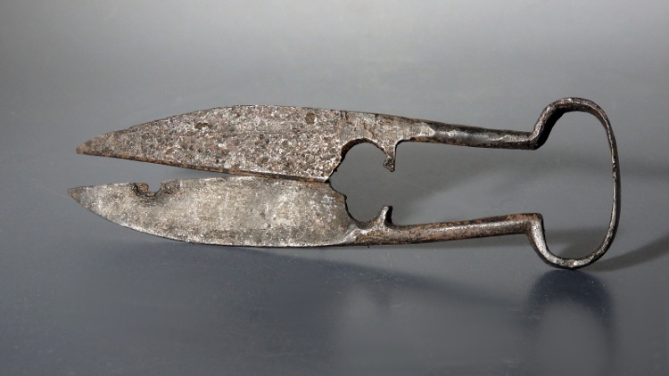 Tudor Period Iron Scissors/Shears - Image 2